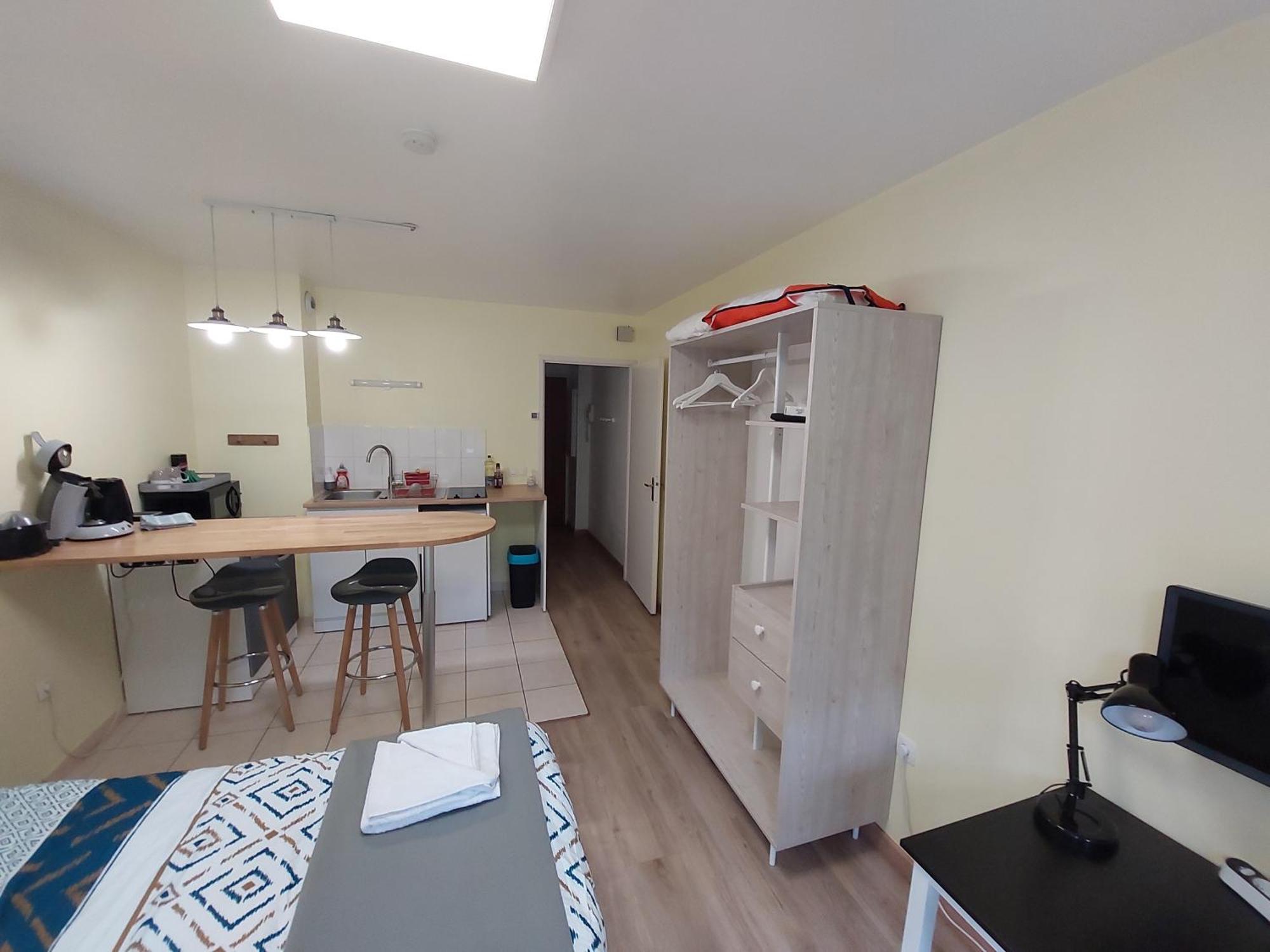 Bonvallet - Studio Paisible Et Chaleureux Avec Balcon 阿棉 外观 照片